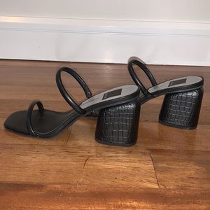 NEVER WORN: Dolce Vita Block Heel 🖤